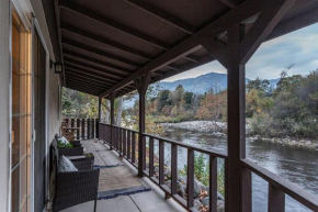 Sequoia Riverfront Guest House Right On The Water